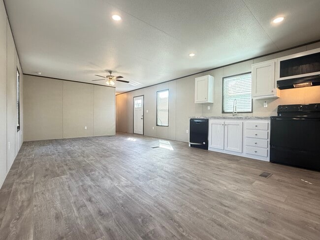 Photo - 203 Linda St