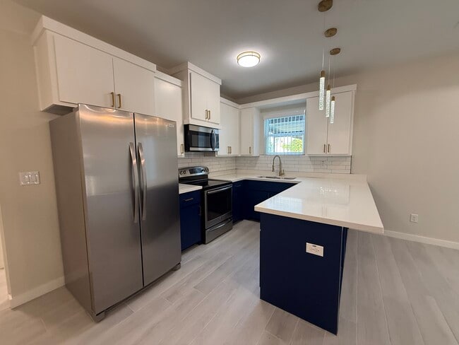 3003 Carson St