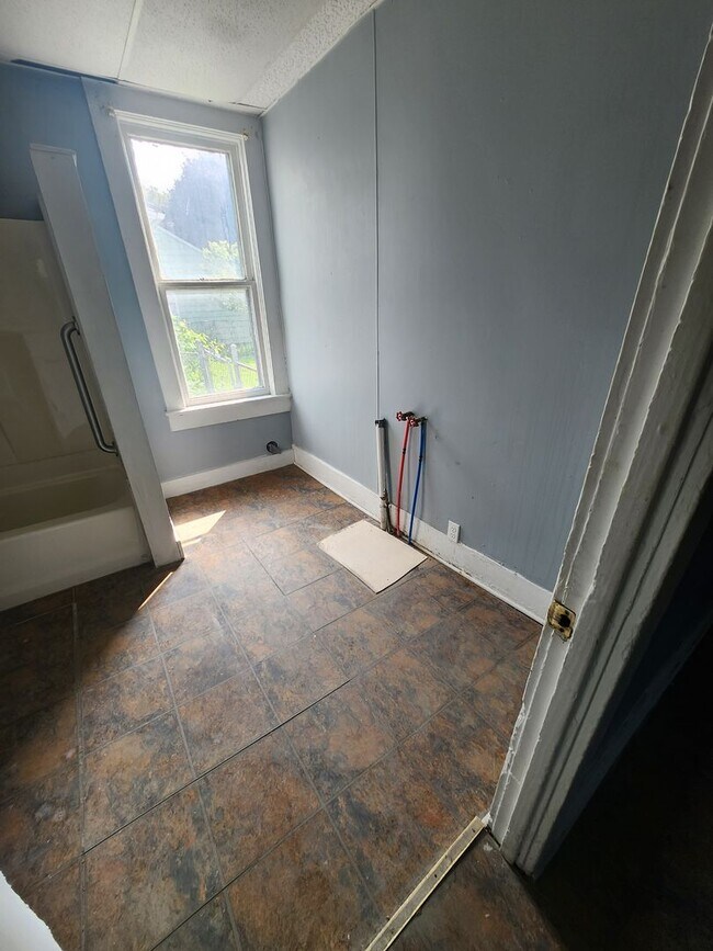 Photo - Lower2 bedroom unit