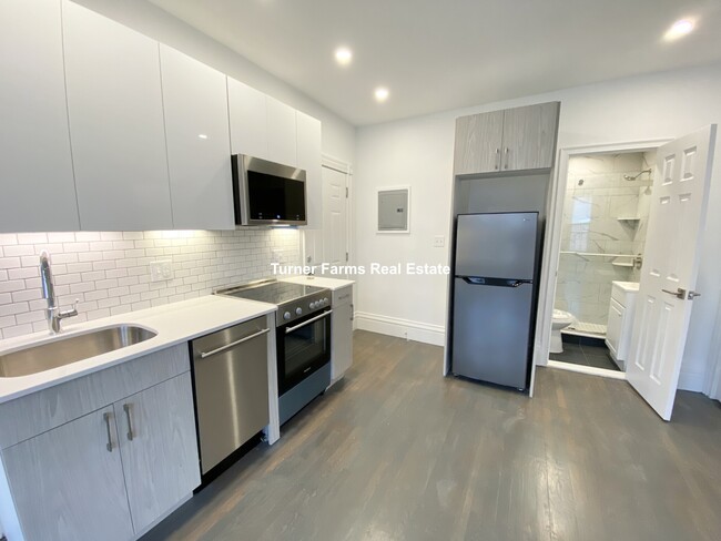 Photo - 225 Newbury St Apartments Unit 3R