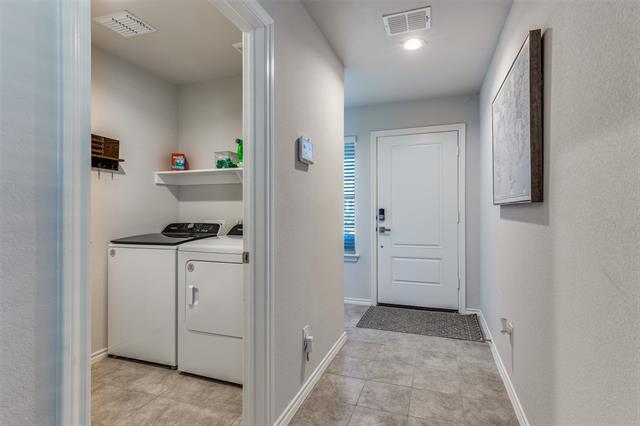 Photo - 140 Greengate Dr