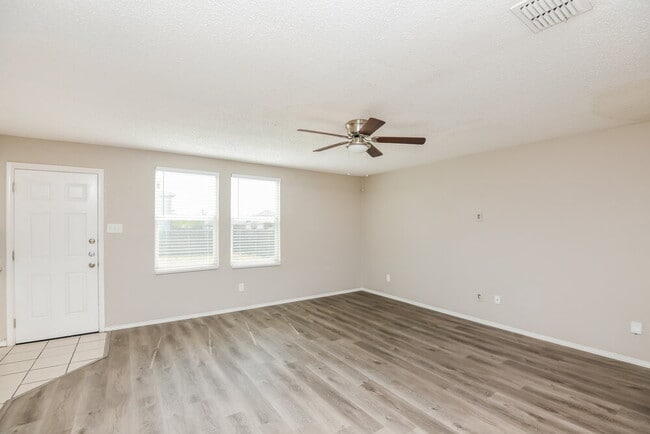 Photo - 1429 Blazing Star Trail