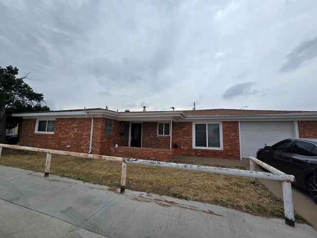 Building Photo - 2405 Nabors Ln Rental