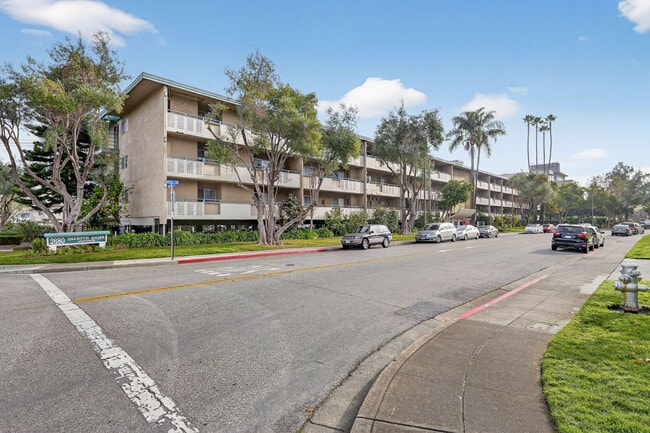 Fayette Drive y Del Medio Avenue