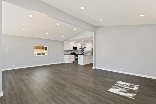 Photo - 2060 Jefferson Ave