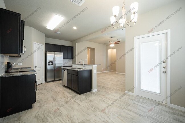 Photo - 7717 Hickman St