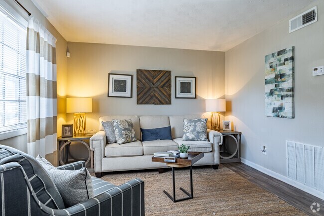 2HAB, 1,5BA - 1008SF - Stonecrest Mill