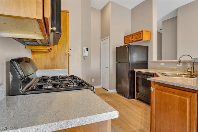 Photo - 3520 Glorious Iris Pl