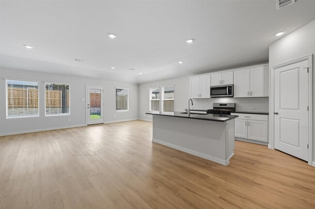 6605 Creek Edge Cir