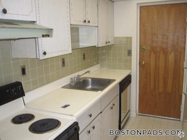 Building Photo - 28 Faxon St Rental