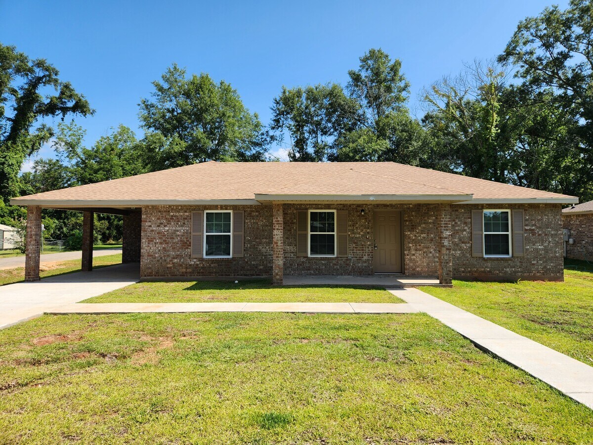 Photo - 204 Jarrell St House