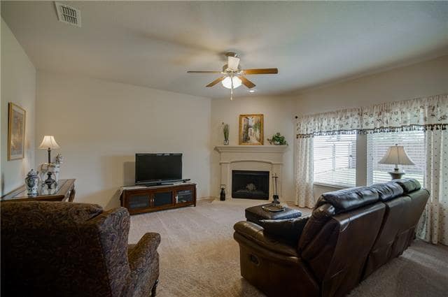 Photo - 3329 Tamarack Ln