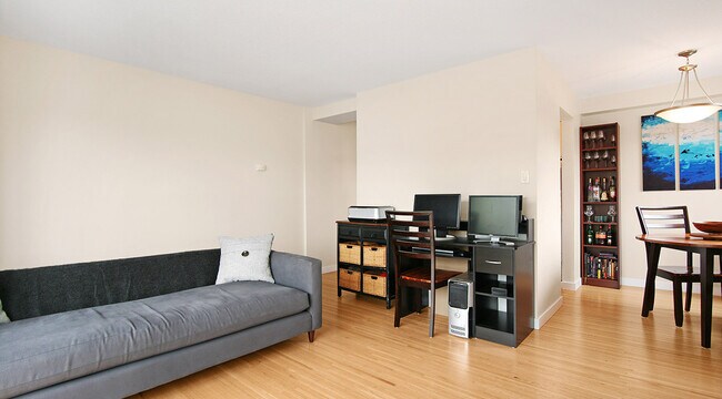 Photo - Marquis Unit 00706