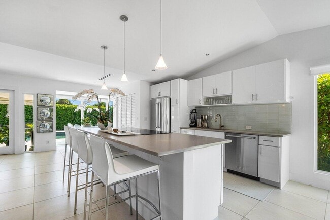 Photo - 2320 Las Casitas Dr