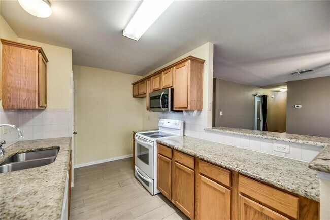 Photo - 509 Joyce Way