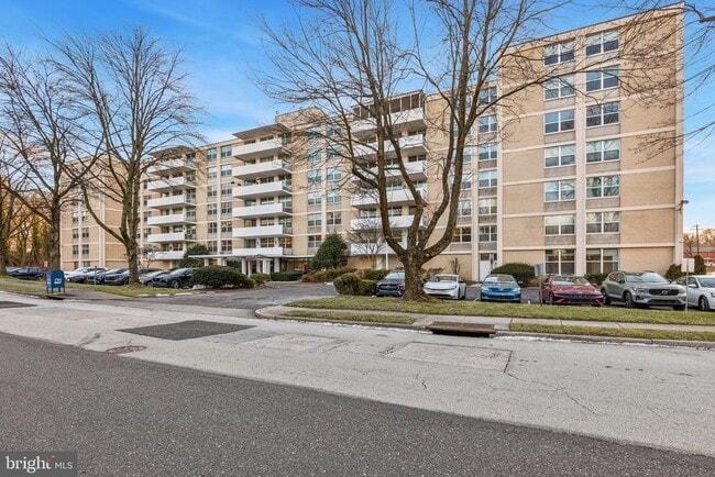 Building Photo - 7301 Coventry Ave Unit 101