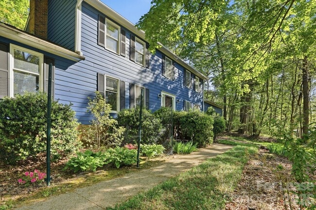 Photo - 301 Sardis Rd N