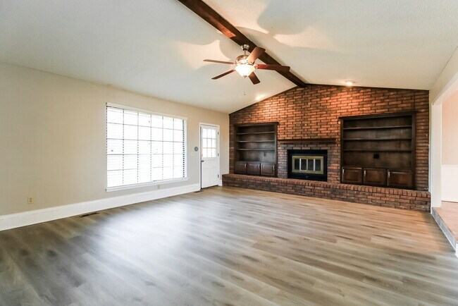 Photo - 2917 Greenfield Dr