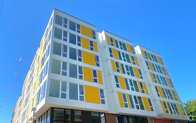 Building Photo - Mt Baker The Maddux Apartments