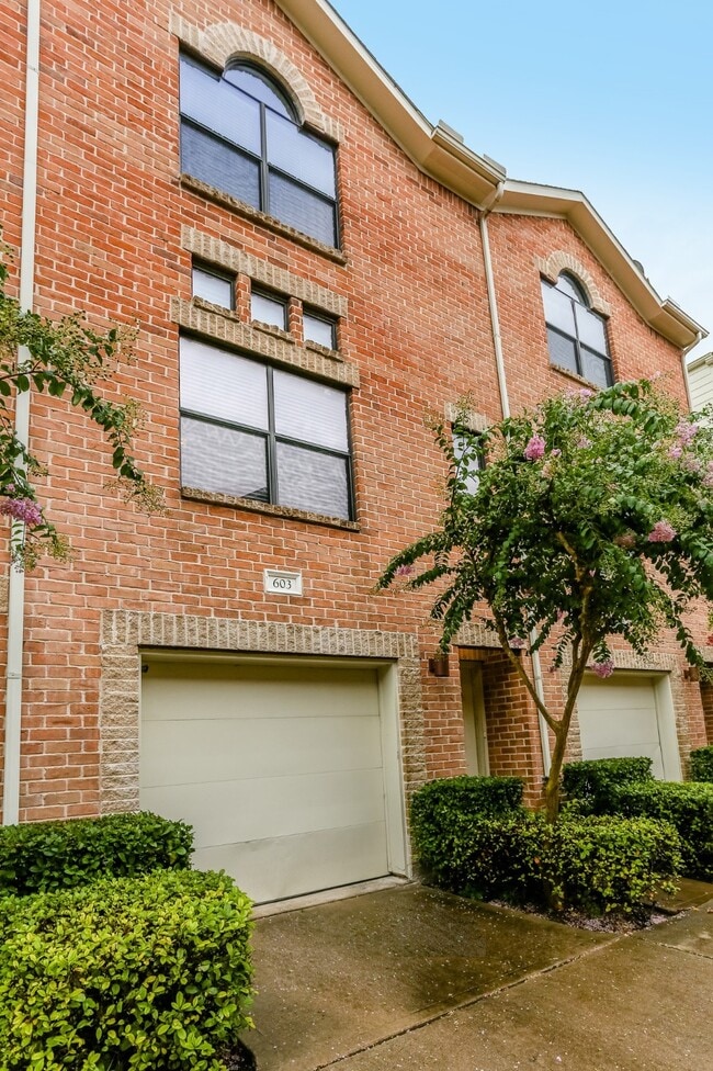 Photo - 3501 Link Valley Dr. Unit 603