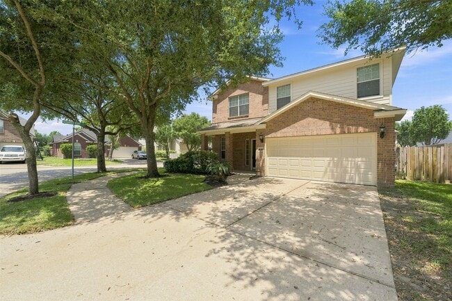 16726 Vivian Point Ln