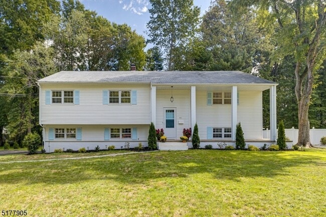 Building Photo - 50 Colonial Way