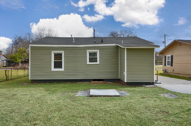 Photo - 2914 Battle Dr NW