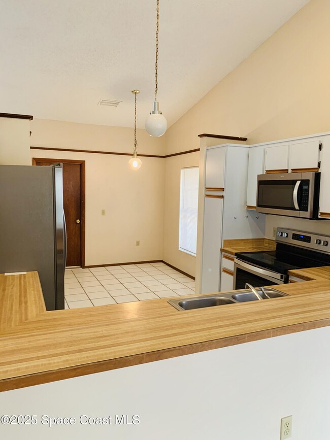 Photo - 1524 Clover Cir