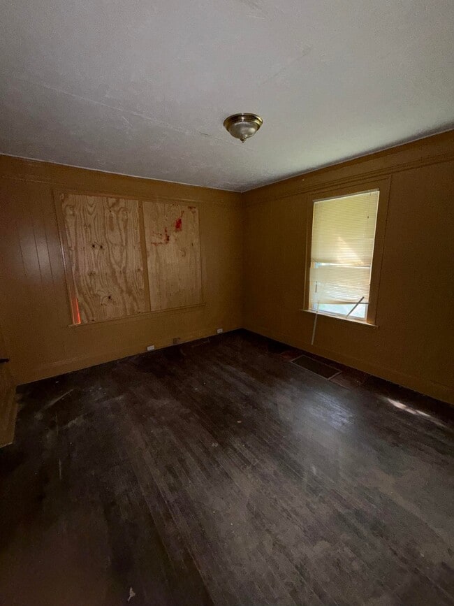 Photo - 8116 Pelham Ave