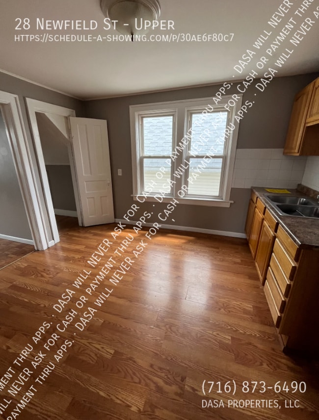 Photo - 28 Newfield St Unit Upper