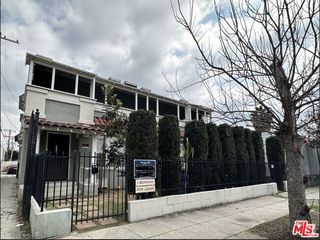 Building Photo - 1162 N St Andrews Pl Rental