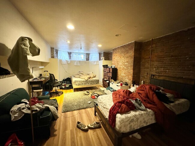 85 Gainsborough St