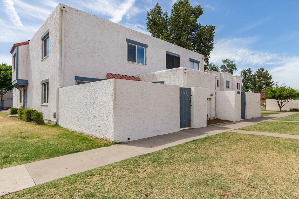 Photo - 5243 N 42nd Pkwy (Phoenix, AZ)