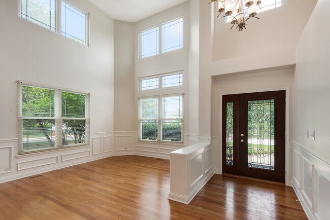 Photo - 280 Pembrook Ln