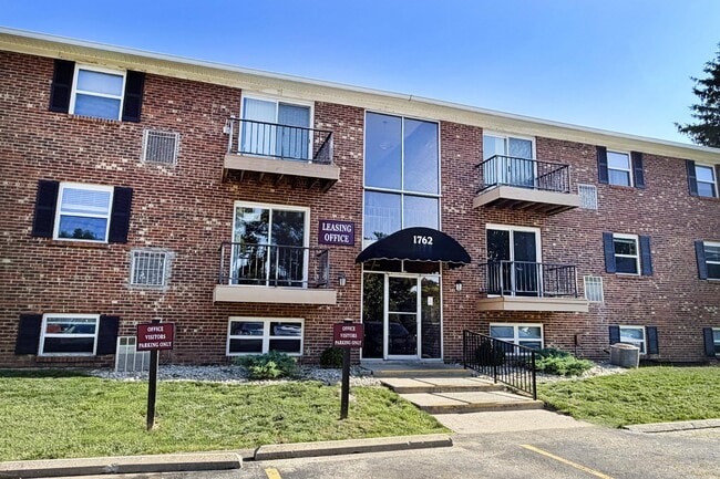 Photo - Crown Crossing Apartments