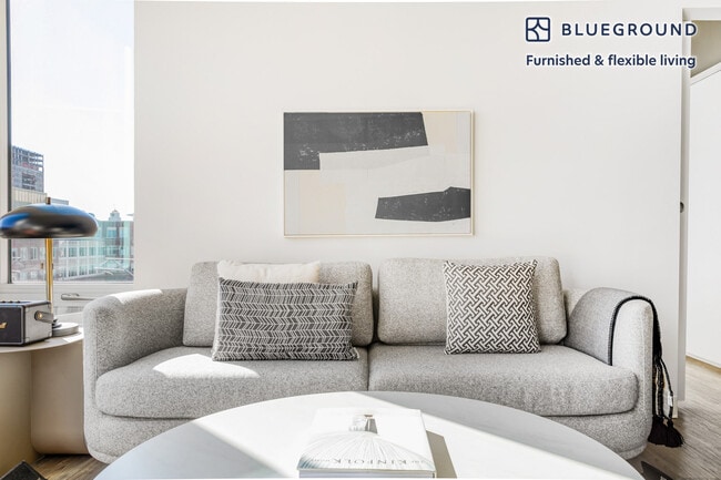 Photo - 5 Glassworks Ave Unidad FL5-ID584