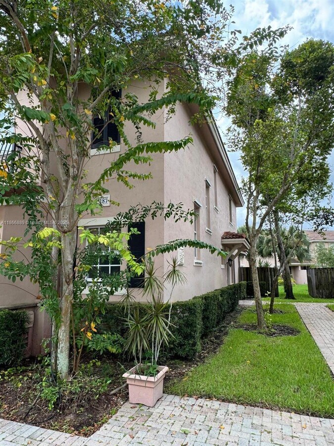Photo - 287 Las Brisas Cir