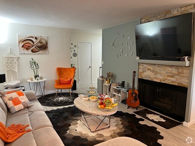 Building Photo - 1730 Camden Ave Unit 101 Rental