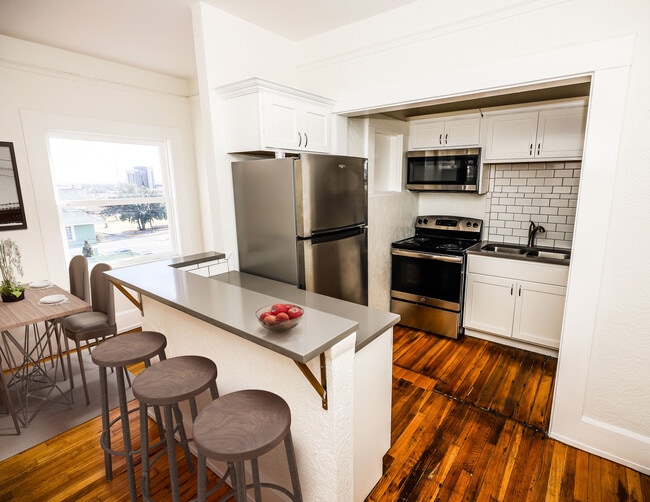 Photo - 1000 E Rio Grande Ave