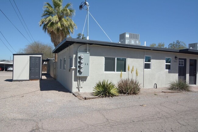 Photo - Remodeled 2 Bedroom 1 Bath Duplex! Great Central Tucson Location!