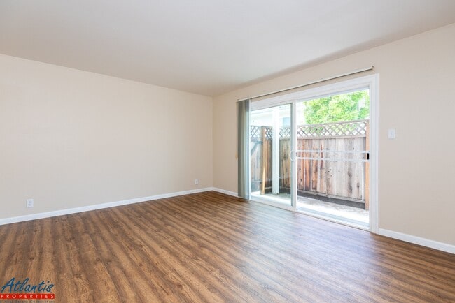 642 Blythe Ct Unit 11