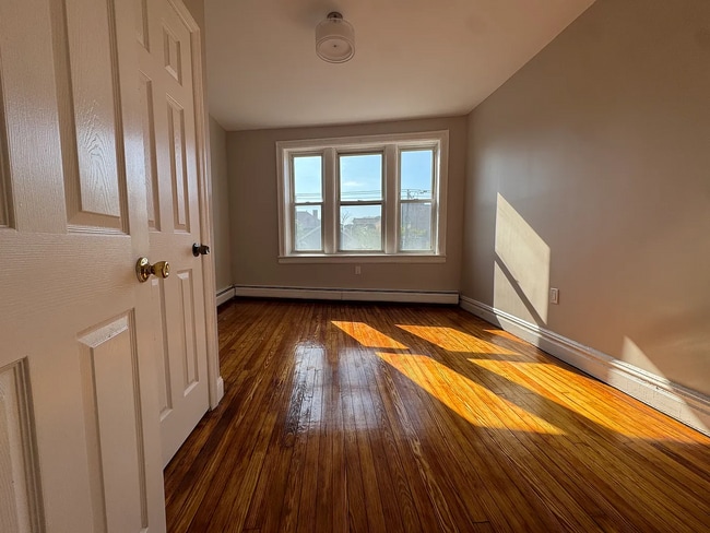 Photo - 576 S 11th St