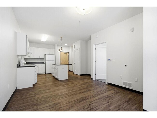 Photo - 2318 Jefferson St NE Unit 113