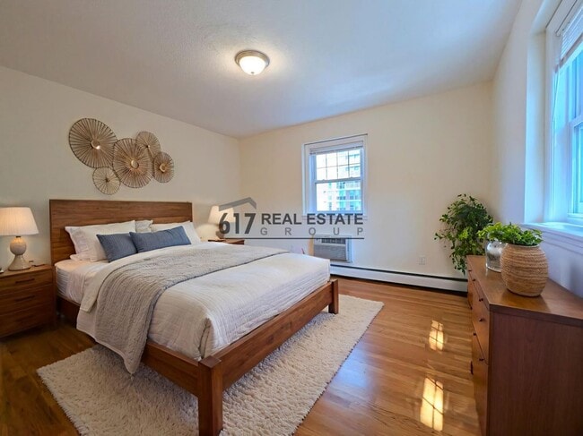 Building Photo - 2018 Commonwealth Ave Rental