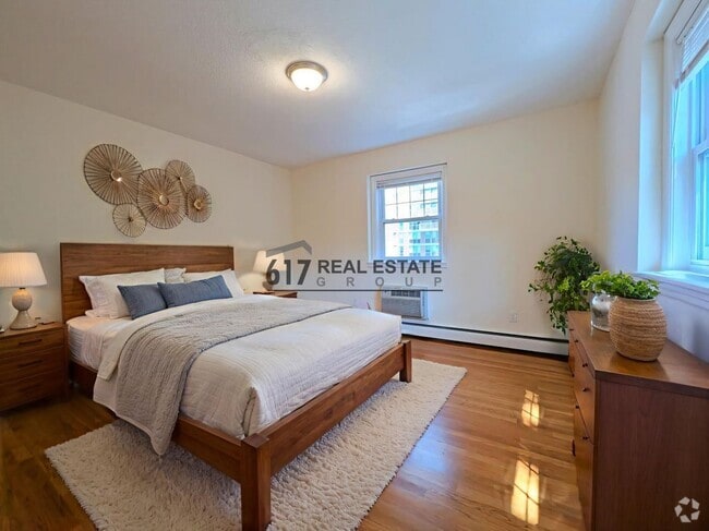 Building Photo - 2018 Commonwealth Ave Rental
