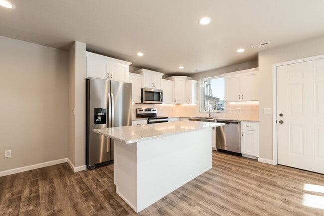 Photo - Exquisite 3- Bedroom Home with Modern Elegance and a Great Location!!!