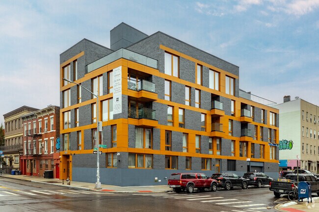540 Graham Avenue - Graham on the Park Apartments