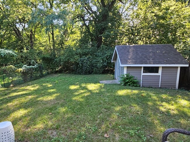 Photo - 1416 Maple Ln