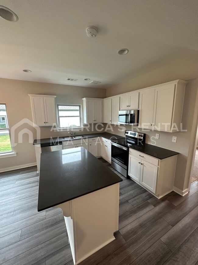 Photo - Home for Rent in Tuscaloosa, AL!!! Coming Soon!!