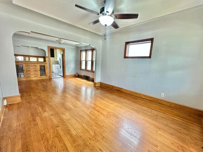 Photo - 1924 S 69th St